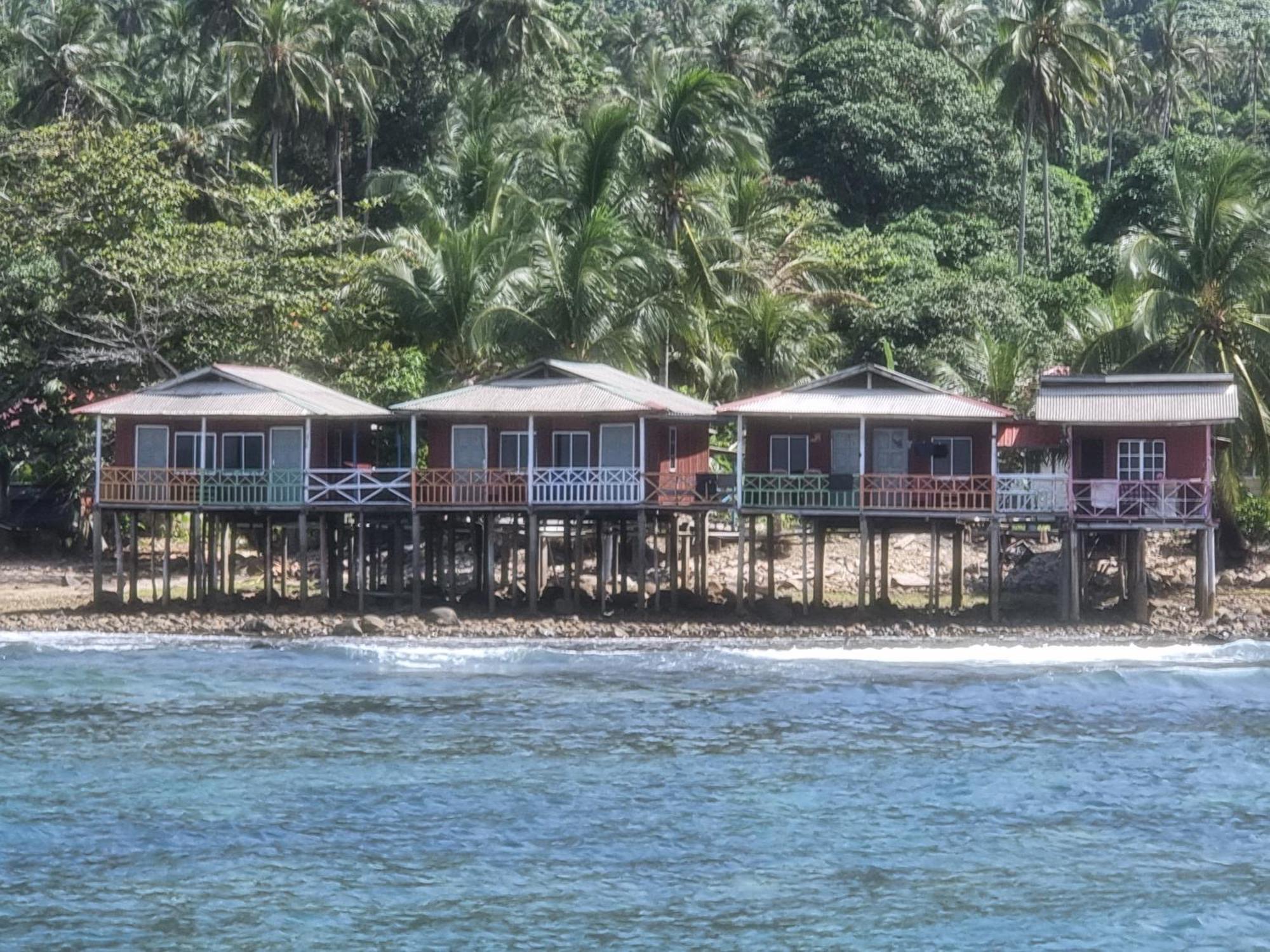 Mukut Seaview Kampong Mukut Exterior foto